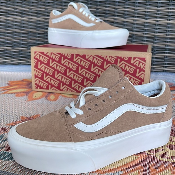 Vans WMNS Old Skool Stacked 
Soft Suede) Burro/True White 
VN0A7Q5MB69
Platforms - Picture 15 of 16